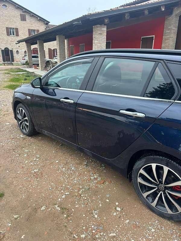 Usata Fiat Tipo Lounge 120 CV (88 kW) 2017 Blu/azzurro Station wagon