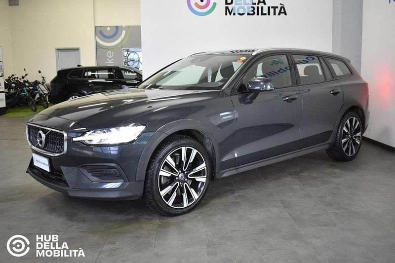 Usata Volvo V60 CC Pro 190 CV (139 kW) 2019 Grigio Station wagon
