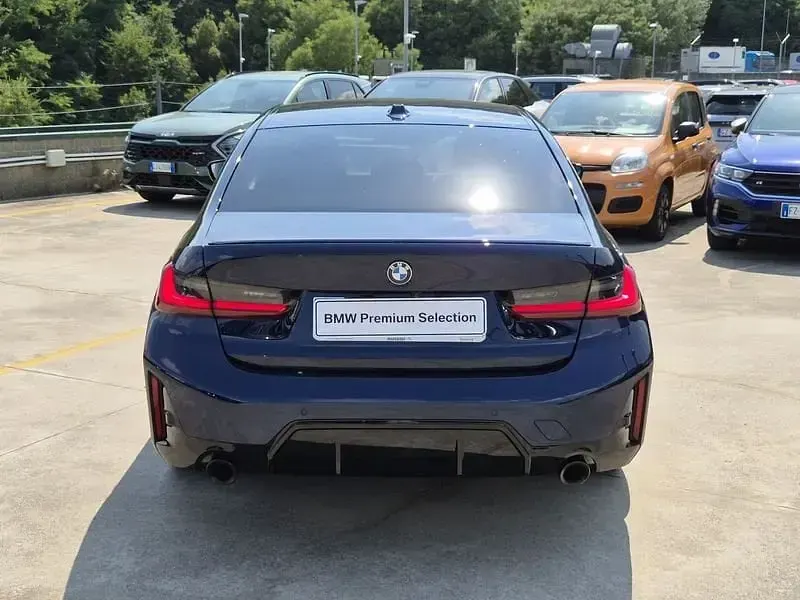 Usata BMW 330 M Sport 286 CV (210 kW) 2023 Blu scuro Utilitaria