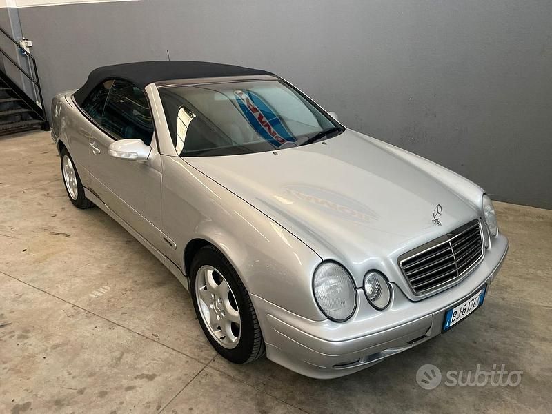 Usata Mercedes CLK320 Elegance 218 CV (160 kW) 2000 Grigio Cabrio