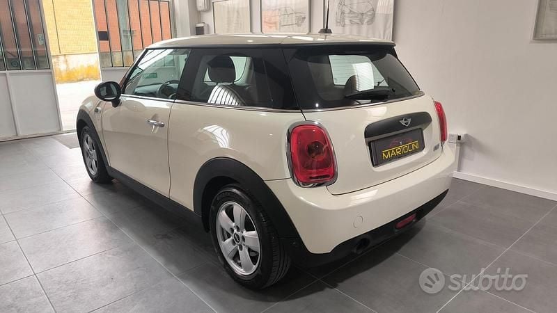 Usata Mini ONE 102 CV (75 kW) 2016 Bianco Utilitaria