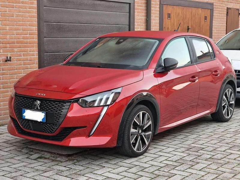 Usata Peugeot 208 GT 101 CV (74 kW) 2023 Rosso Utilitaria