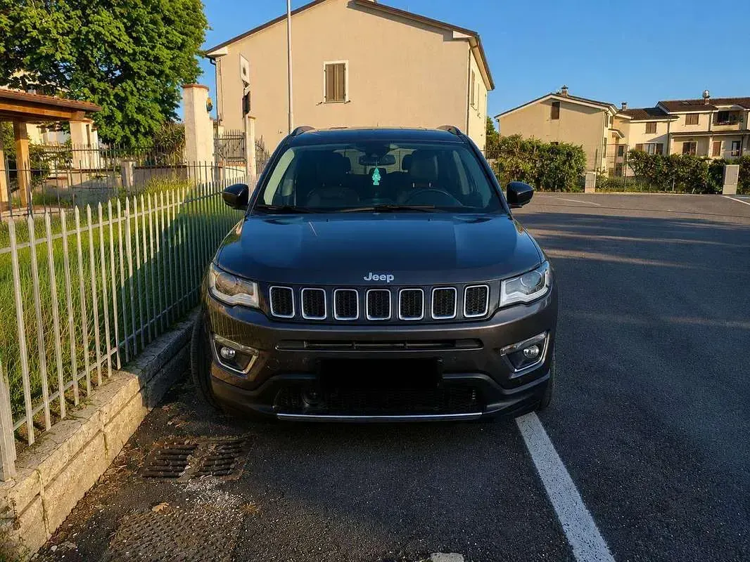 Usata Jeep Compass Limited 120 CV (88 kW) 2019 Grigio SUV