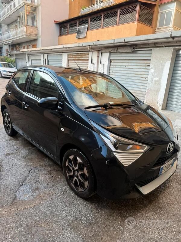 Nero Usata 2019 Toyota Aygo Due volumi | 9000 € (Ottimo prezzo) - Immagine 1/4