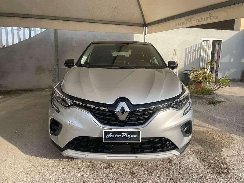 Usata Renault Captur Intens 145 CV (106 kW) 2022 Argento SUV