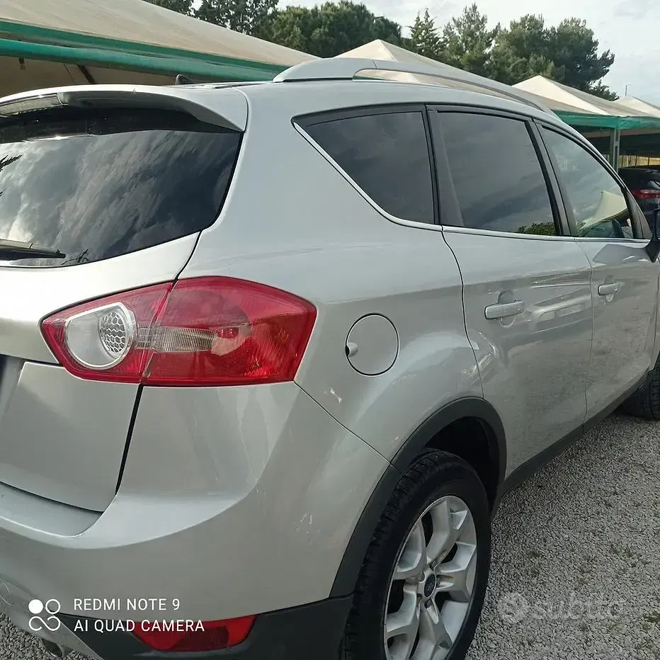 Usata Ford Kuga 140 CV (102 kW) 2012 Grigio SUV