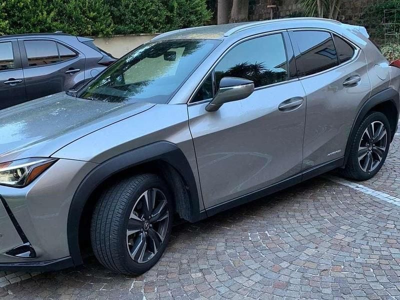 Usata Lexus UX 250h Sport Line 152 CV (111 kW) 2019 Grigio SUV