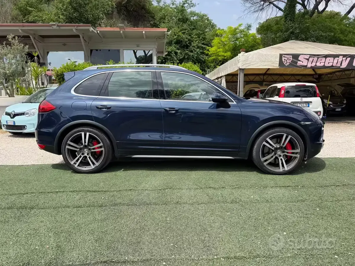 Usata Porsche Cayenne Turbo 500 CV (367 kW) 2011 Blu SUV