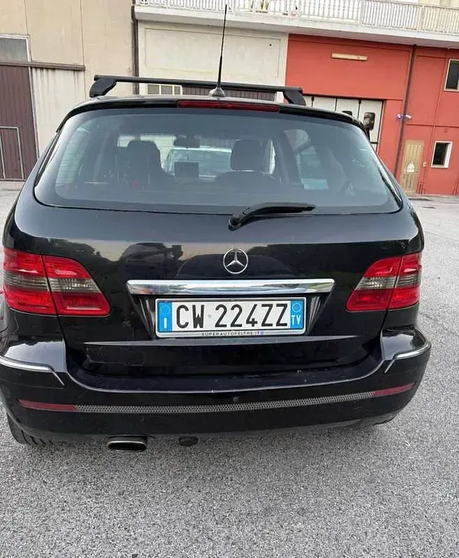 Usata Mercedes B200 140 CV (102 kW) 2005 Nero Monovolume
