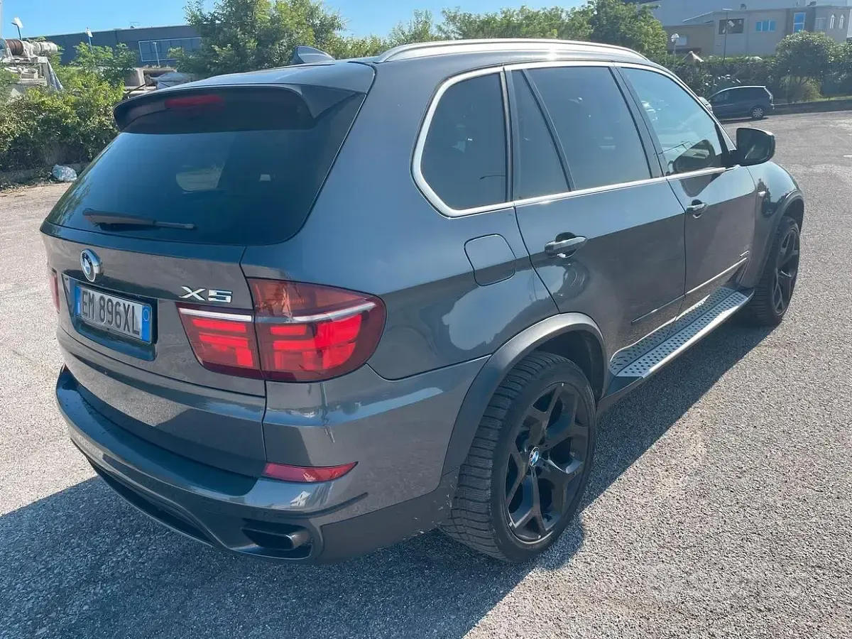 Usata BMW X5 245 CV (180 kW) 2013 Grigio SUV
