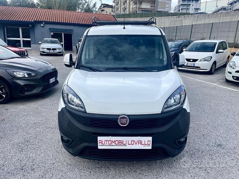 Usata Fiat Doblò 105 CV (77 kW) 2018 Bianco Monovolume