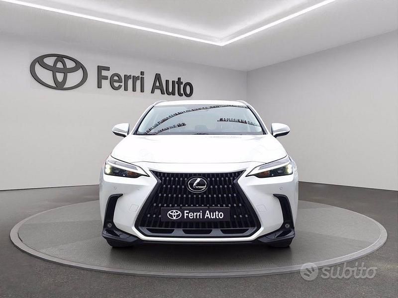 Usata Lexus NX450h+ 309 CV (227 kW) 2023 Bianco SUV