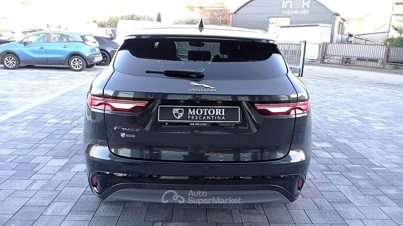 Usata Jaguar F-Pace R-Dynamic 163 CV (119 kW) 2021 Grigio SUV