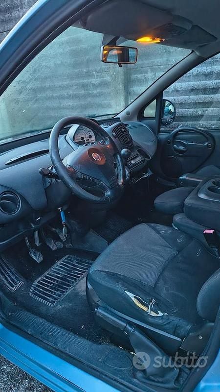 Usata Fiat Multipla 120 CV (88 kW) 2006 Blu Monovolume