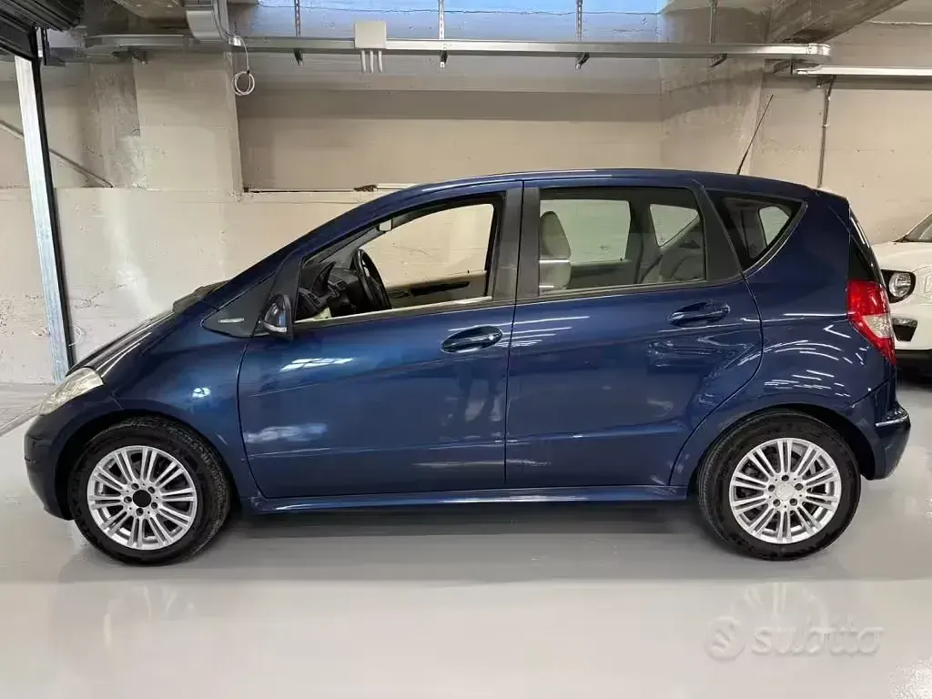Usata Mercedes A160 Style 95 CV (69 kW) 2012 Bluazzurro Utilitaria