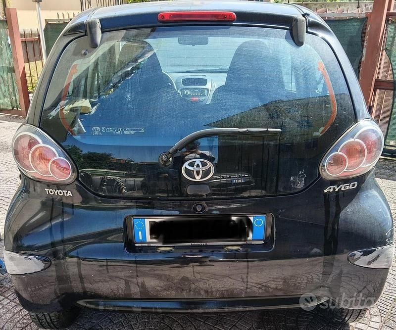 Usata Toyota Aygo 68 CV (50 kW) 2009 Nero Utilitaria