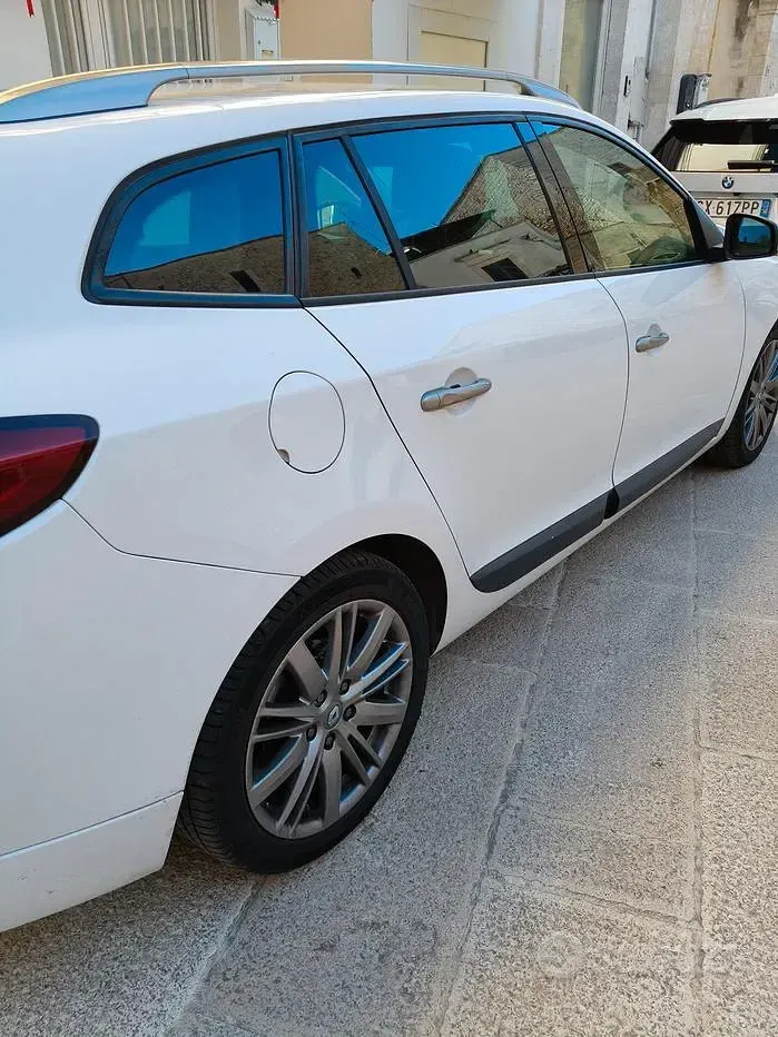 Usata Renault Mégane GrandTour 110 CV (80 kW) 2011 Bianco Station wagon