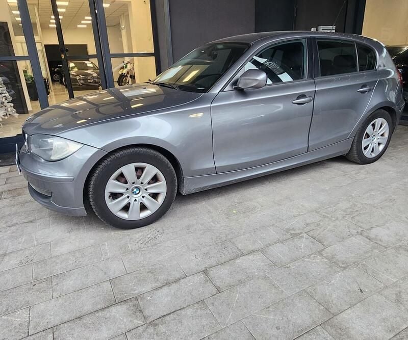 Gebraucht BMW 118 142 PS (104 kW) 2011 Grau Kleinwagen