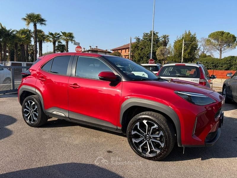 Usata Toyota Yaris Cross Trend 92 CV (67 kW) 2022 Rosso SUV