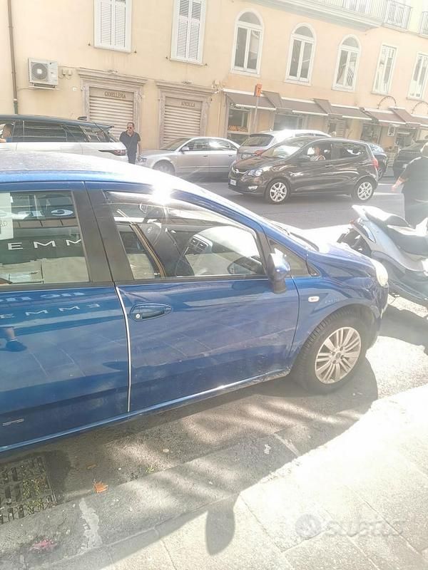 Blu Usata 2008 Fiat Grande Punto Due volumi | 1800 € - Immagine 1/2