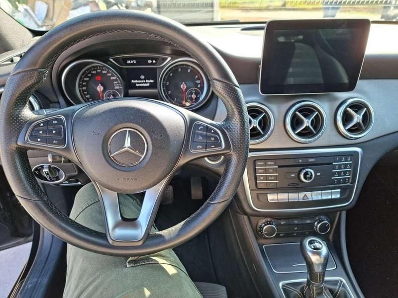 Usata Mercedes CLA180 Business 109 CV (80 kW) 2017 Berlina