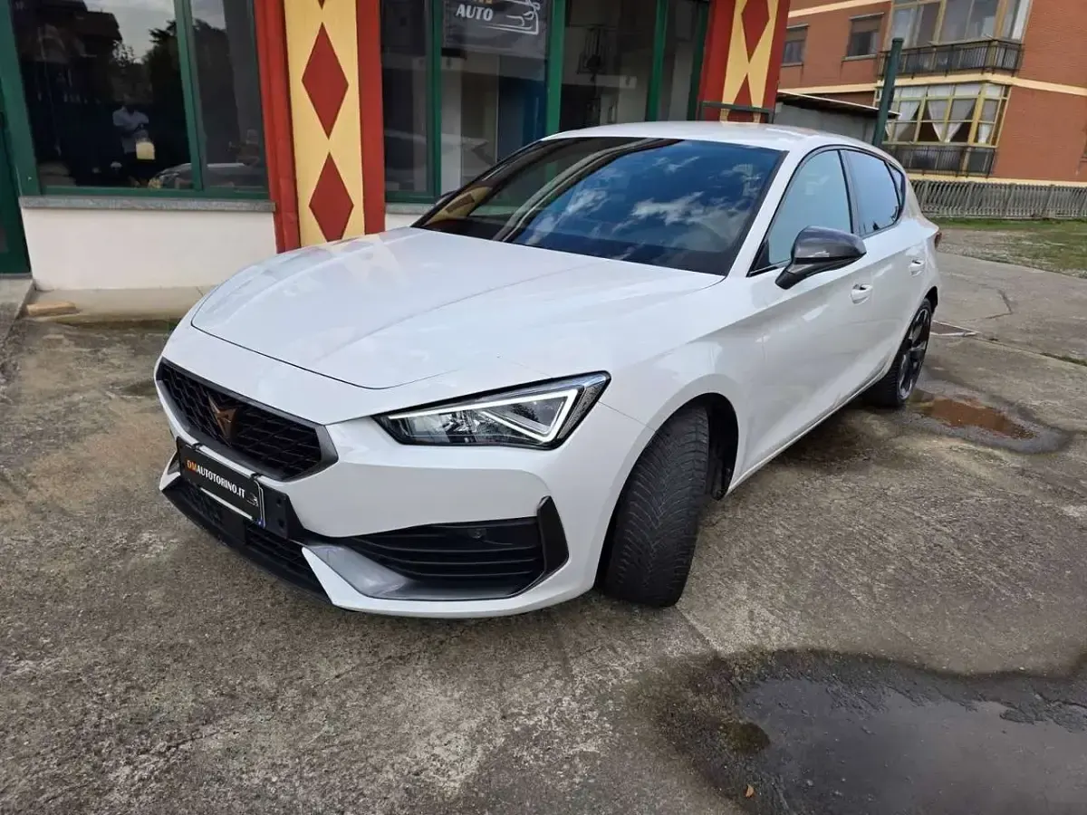 Usata Cupra Leon 150 CV (110 kW) 2024 Bianco Berlina