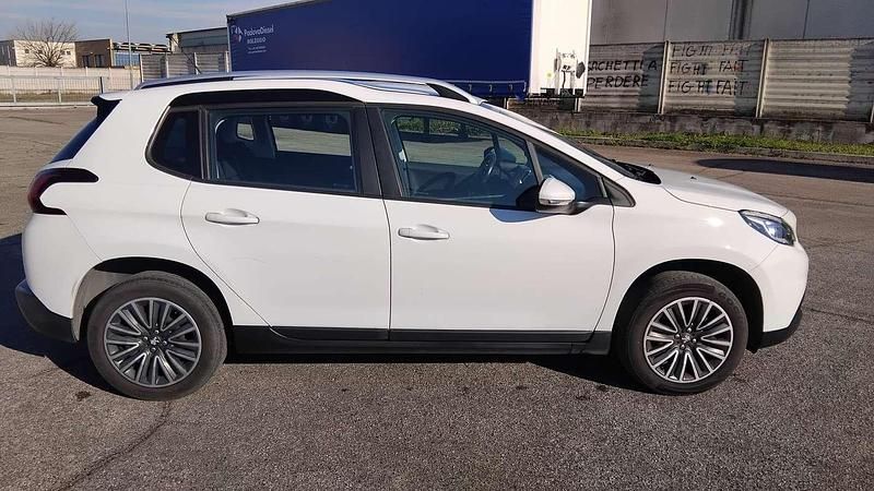 Usata Peugeot 2008 Active 82 CV (60 kW) 2019 Bianco SUV