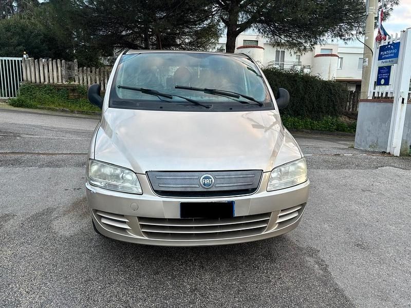 Usata Fiat Multipla Emotion 103 CV (75 kW) 2006 Marrone Monovolume