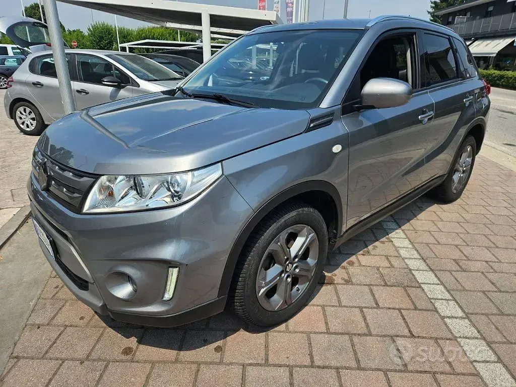 Usata Suzuki Vitara 120 CV (88 kW) 2015 Antracite pastello SUV
