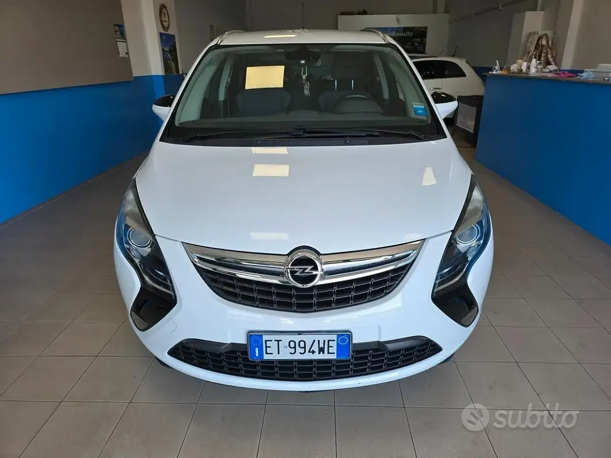 Usata Opel Zafira Tourer Cosmo 150 CV (110 kW) 2014 Bianco Monovolume