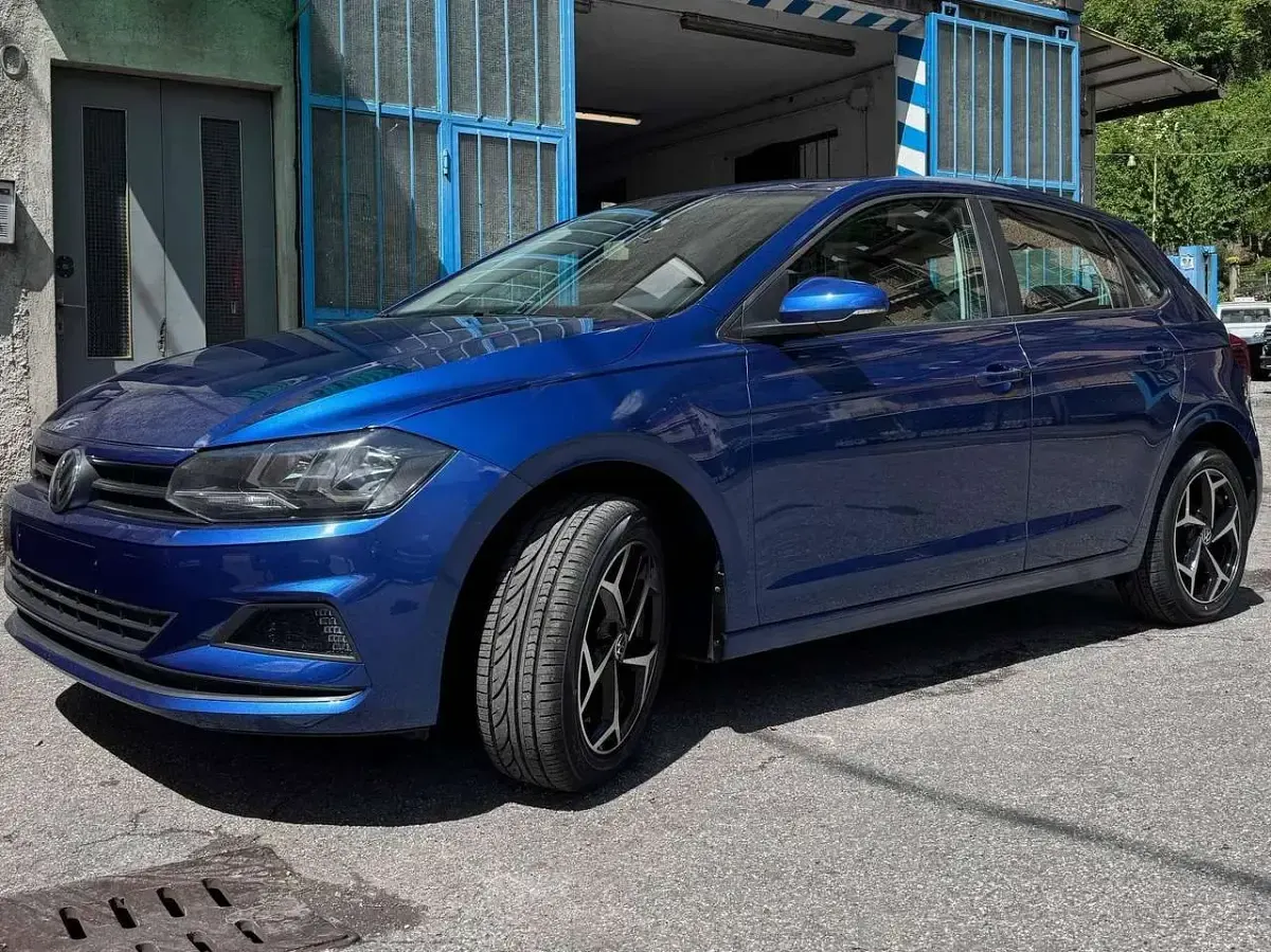 Usata VW Polo Comfortline 80 CV (58 kW) 2020 Blu/azzurro Utilitaria