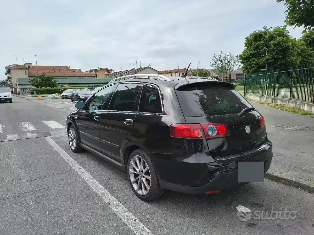 Usata Fiat Croma 150 CV (110 kW) 2008 Nero Station wagon
