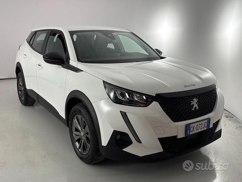 Usata Peugeot 2008 Active 110 CV (80 kW) 2022 Bianco SUV