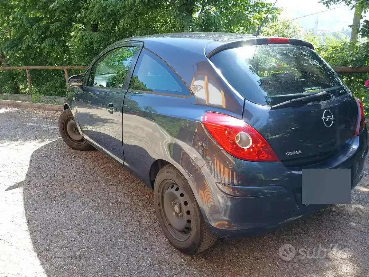 Usata Opel Corsa 80 CV (58 kW) 2009 Blu Utilitaria
