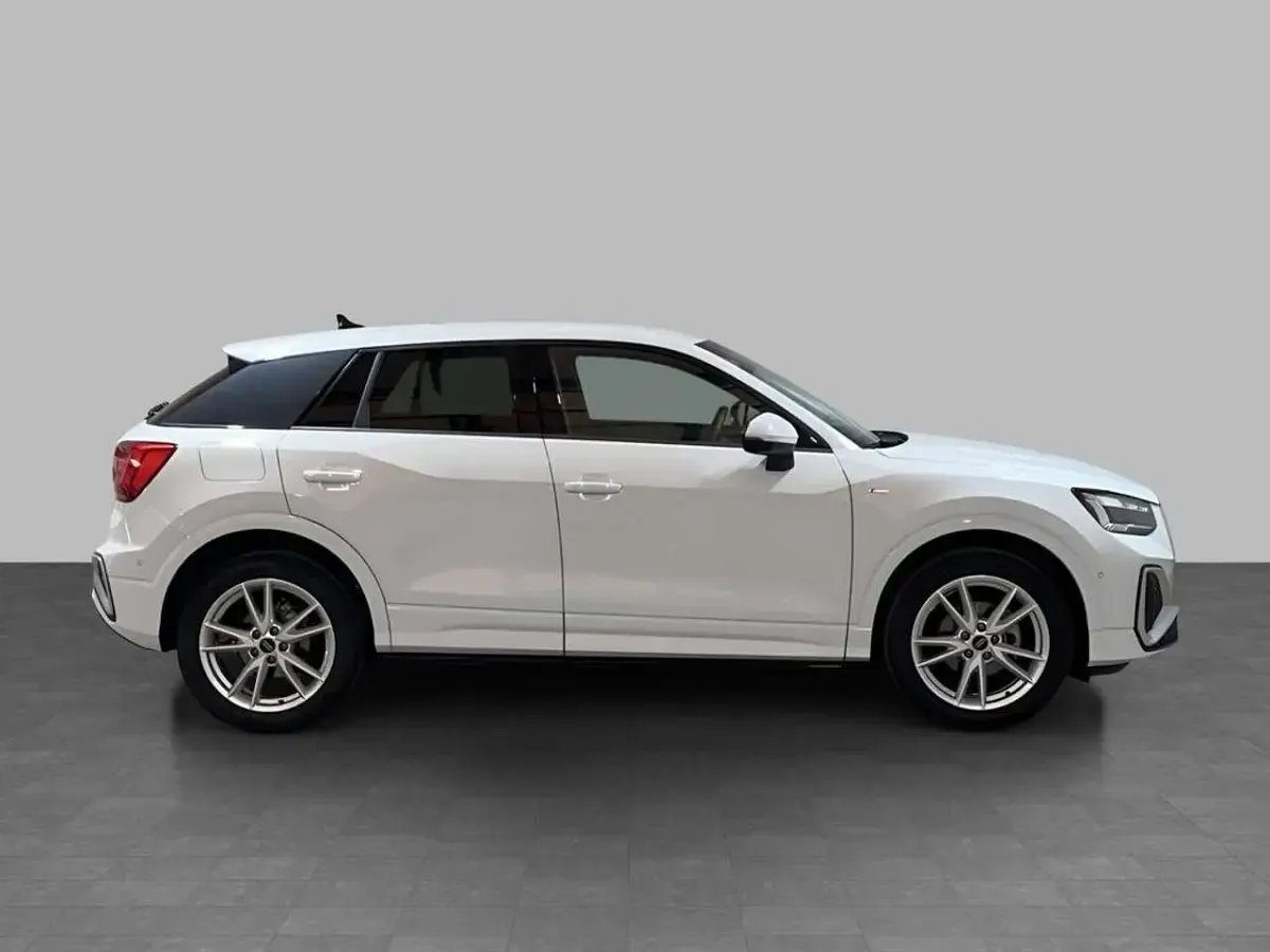 Usata Audi Q2 S-Line 150 CV (110 kW) 2025 Bianco ghiacciaio metallizzato SUV