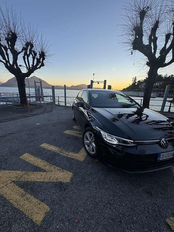 Usata VW Golf VIII Life 116 CV (85 kW) 2023 Nero Berlina