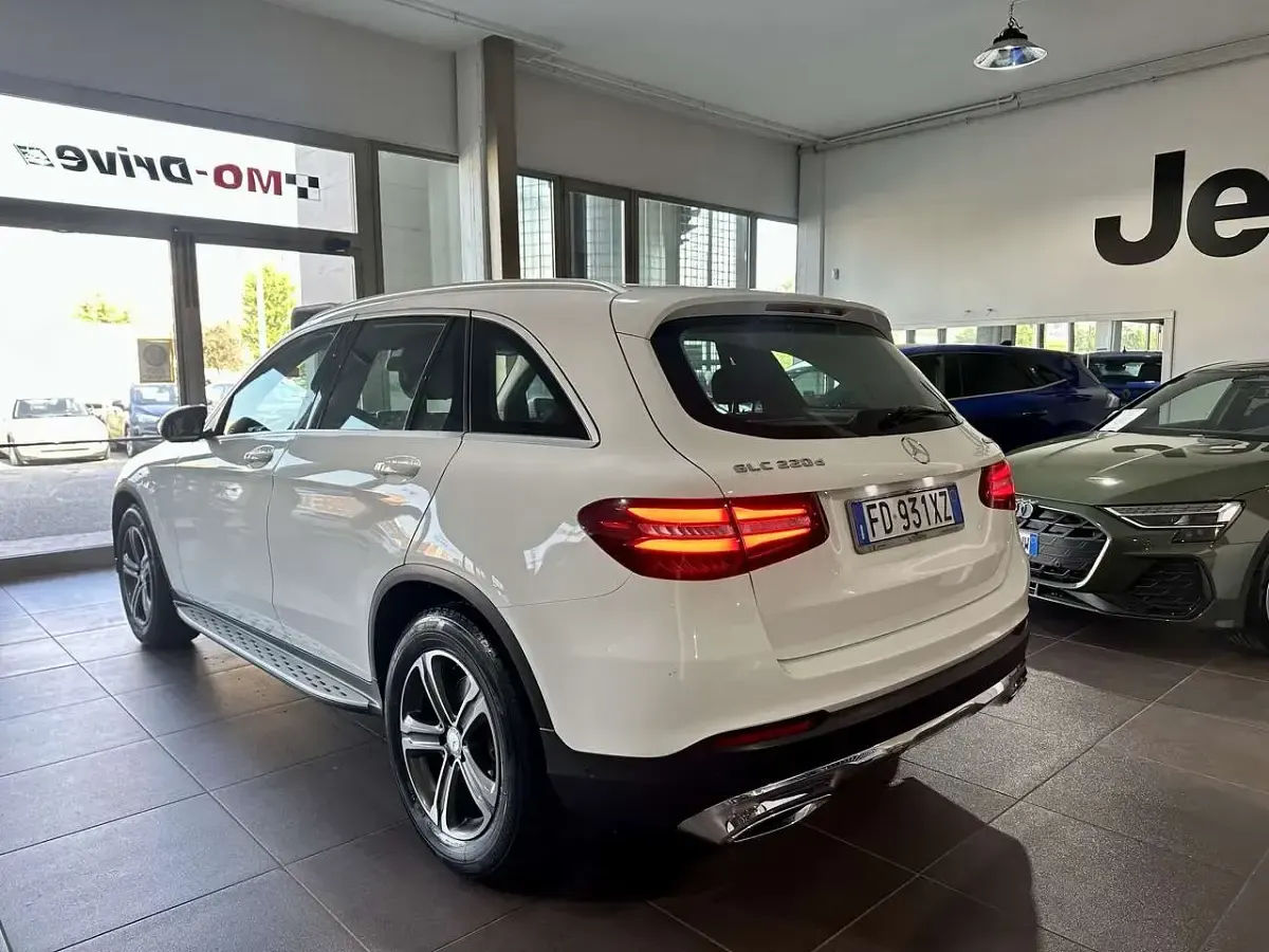Usata Mercedes GLC220 170 CV (125 kW) 2016 Bianco SUV