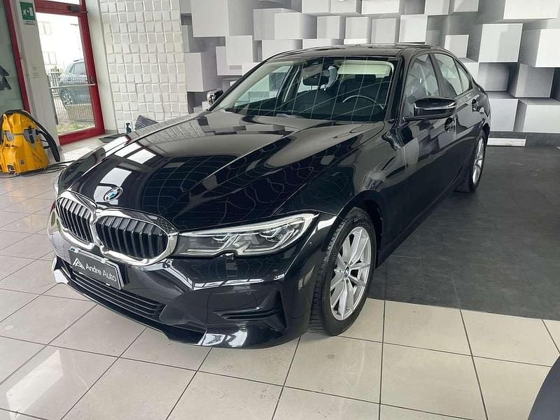 Usata BMW 320 Sport Line 190 CV (139 kW) 2022 Saphireschwrz metallizzato Berlina