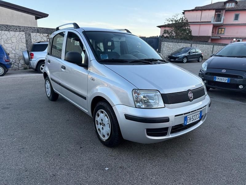 Argento Usata 2011 Fiat Panda Dynamic Tre volumi | 3300 € (Ottimo prezzo) - Immagine 1/4