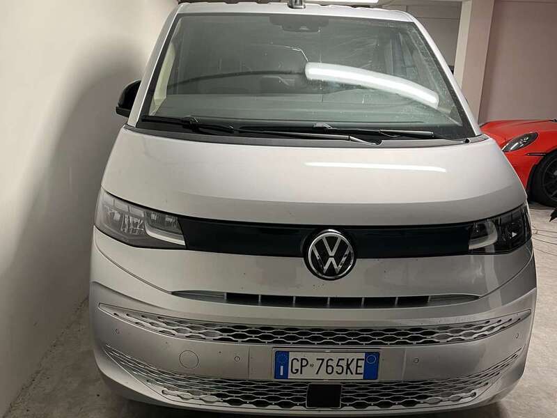 Usato 2023 VW Multivan 1.4 Benzin 150 CV (57.000 €)
