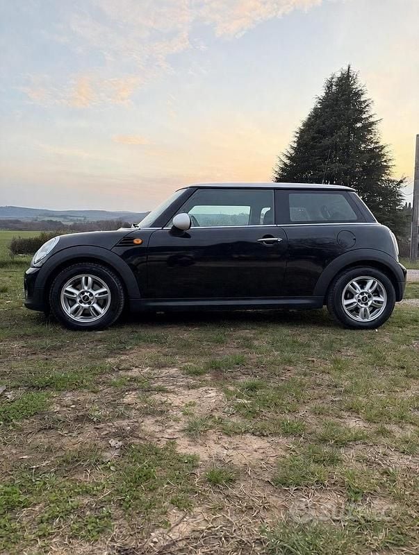 Usata Mini ONE 75 CV (55 kW) 2011 Nero Utilitaria