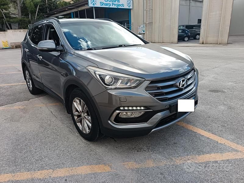 Usata Hyundai Santa Fe 200 CV (147 kW) 2016 Grigio SUV