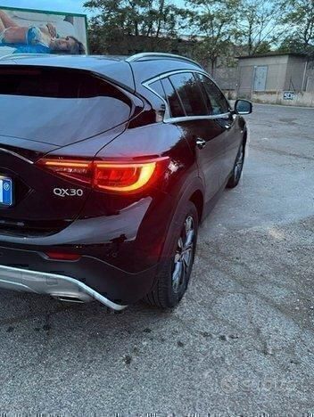 Usata Infiniti QX30 170 CV (125 kW) 2017 Nero SUV