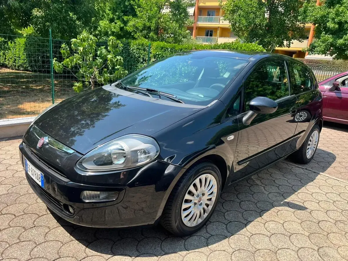 Usata Fiat Grande Punto 75 CV (55 kW) 2010 Nero Utilitaria