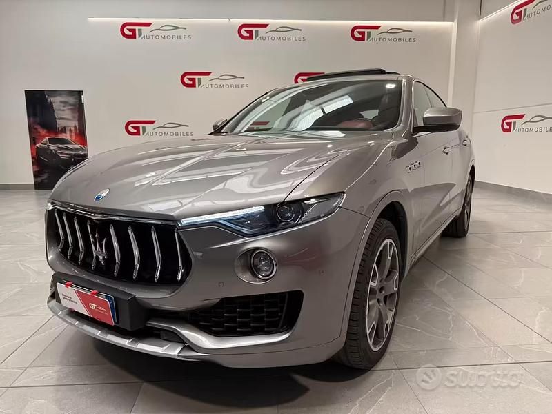 Usata Maserati Levante 275 CV (202 kW) 2017 Grigio SUV