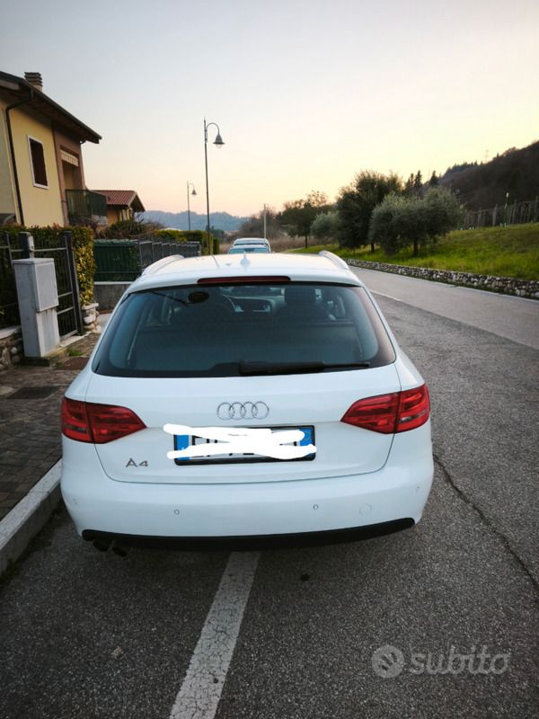Bianco Usata 2009 Audi A4 S-Line Station wagon | 6500 € - Immagine 1/4