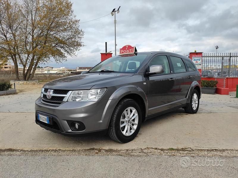Usata Fiat Freemont 140 CV (102 kW) 2012 Grigio SUV