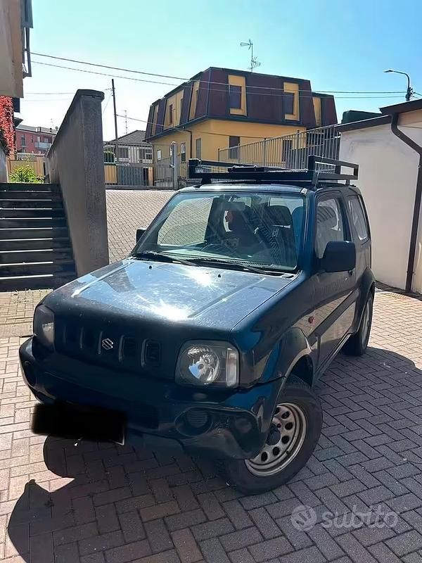 Usata Suzuki Jimny 82 CV (60 kW) 2002 Nero SUV
