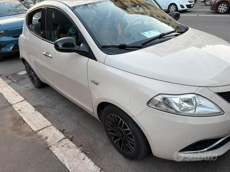 Usata Lancia Ypsilon 80 CV (58 kW) 2016 Utilitaria