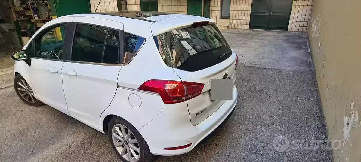 Usata Ford B-MAX 90 CV (66 kW) 2015 Bianco Monovolume